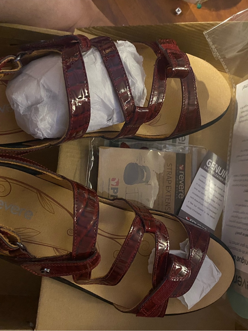 Reverse Women’s Patent Strappy Sandals - Burgundy